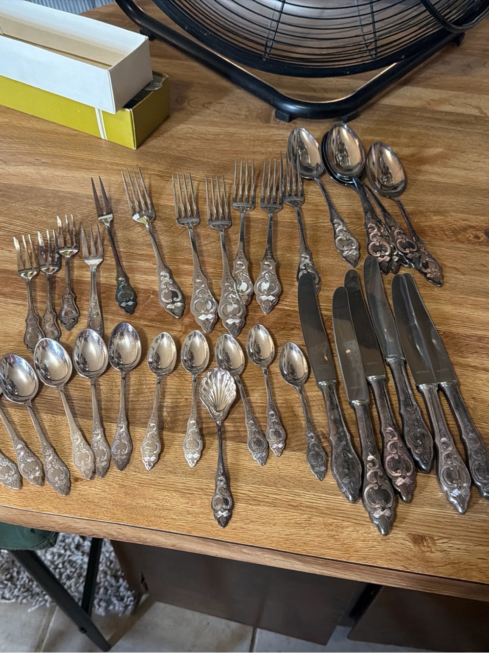 Henseat  silver wear